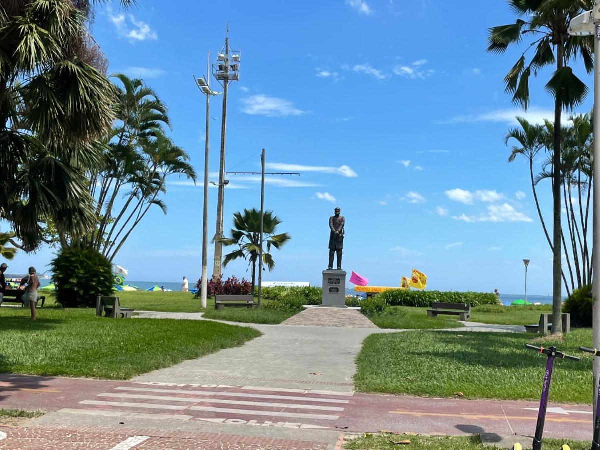 Praia Gonzaga, Santos Екстер'єр фото